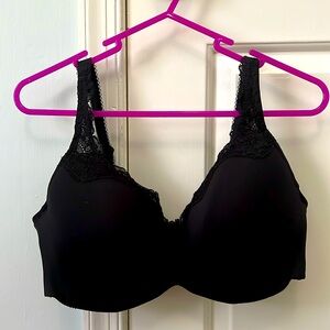 40D lightly padded bra. Never worn